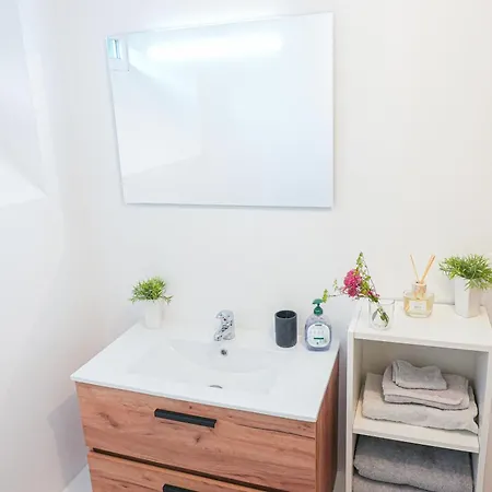 Lejlighed Cosy Cocon - Parking Et Wifi Gratuit - Proche Luxembourg - Ideal Professionnel Ou Couple - Speciale *