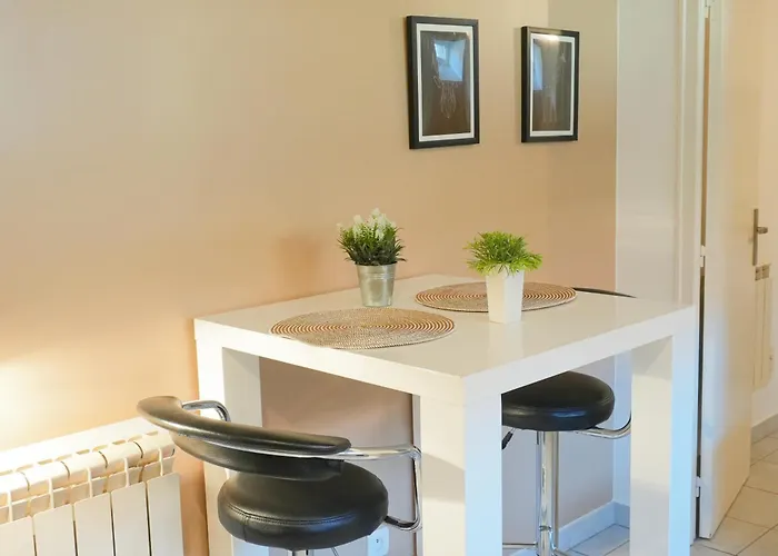 Cosy Cocon - Parking Et Wifi Gratuit - Proche Luxembourg - Ideal Professionnel Ou Couple - Speciale *